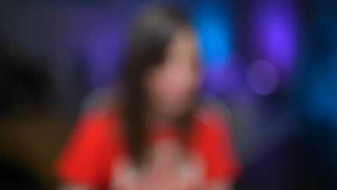 Snapshot of newchloe18 chatting on 11/13/25, 09:03 newchloe18 online show from 11/13/25, 09:03