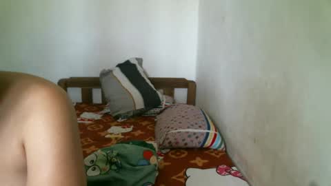 Snapshot of newest_star69 chatting on 01/27/25, 04:09 Lucy Pearl online show from 01/27/25, 04:09