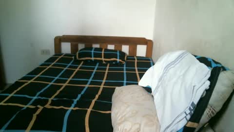 Snapshot of newest_star69 chatting on 02/25/25, 05:30 Lucy Pearl online show from 02/25/25, 05:30