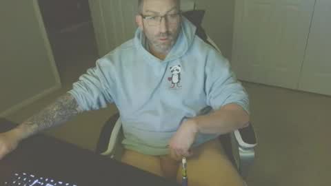 Snapshot of newevo chatting on 02/06/26, 02:20 newevo online show from 02/06/26, 02:20