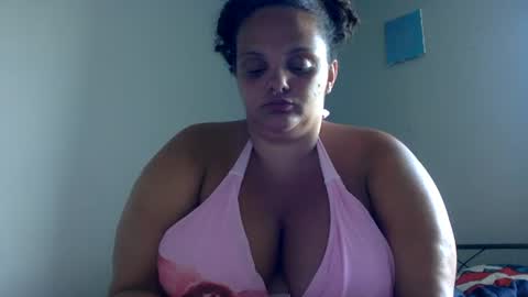 Snapshot of newfiebbw chatting on 07/26/26, 07:43 Ms. Natural online show from 07/26/26, 07:43