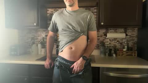 Snapshot of newguy_097 chatting on 09/20/25, 12:00 newguy_097 online show from 09/20/25, 12:00