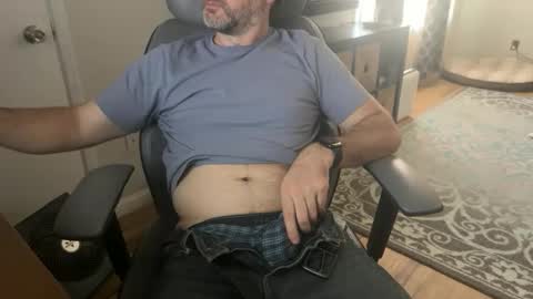 Snapshot of newguy_097 chatting on 10/01/25, 09:54 newguy_097 online show from 10/01/25, 09:54