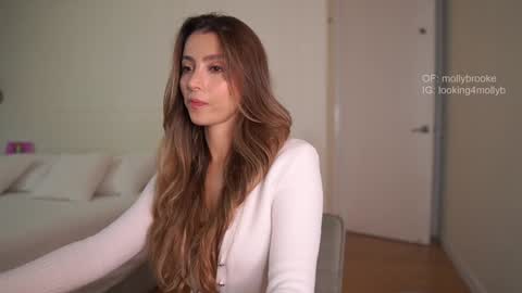 Snapshot of newmollybrooke chatting on 09/25/25, 06:55 all my links Here online show from 09/25/25, 06:55