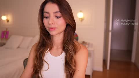 Snapshot of newmollybrooke chatting on 03/17/26, 01:10 all my links Here online show from 03/17/26, 01:10