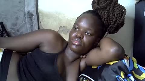 Snapshot of newrockgal chatting on 12/17/24, 07:40 ryena and pam online show from 12/17/24, 07:40