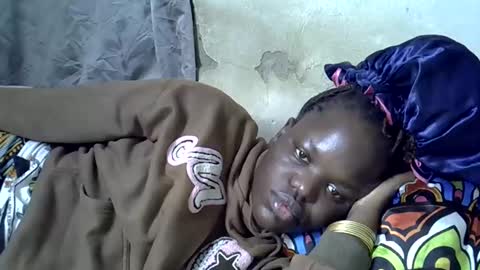 Snapshot of newrockgal chatting on 12/19/24, 06:23 ryena and pam online show from 12/19/24, 06:23