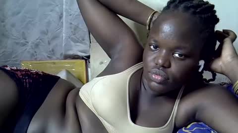 Snapshot of newrockgal chatting on 12/29/24, 07:32 ryena and pam online show from 12/29/24, 07:32