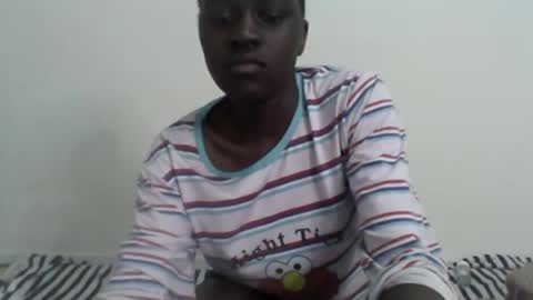 Snapshot of newrockgal chatting on 01/21/25, 05:27 ryena and pam online show from 01/21/25, 05:27