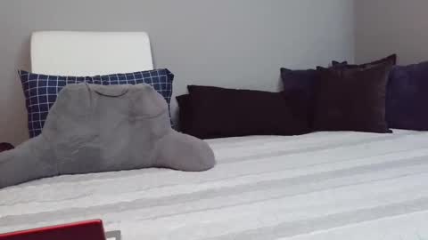 newtothis7756 online show from 09/28/25, 08:14