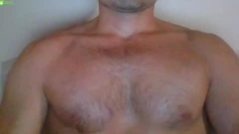 Snapshot of newtyguy90 chatting on 06/21/26, 05:10 newtyguy90 online show from 06/21/26, 05:10