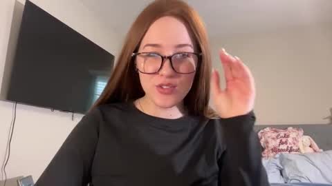 Snapshot of nextdoorlaur chatting on 04/02/26, 03:20 Lauren online show from 04/02/26, 03:20