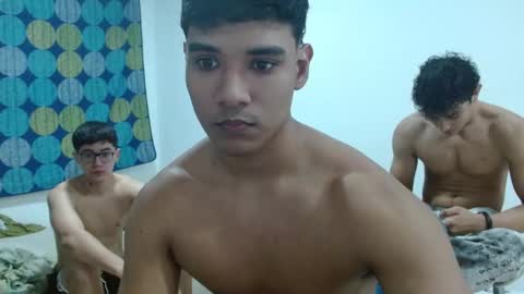 Snapshot of ney_quiroz chatting on 12/16/25, 06:29 ney hotman online show from 12/16/25, 06:29