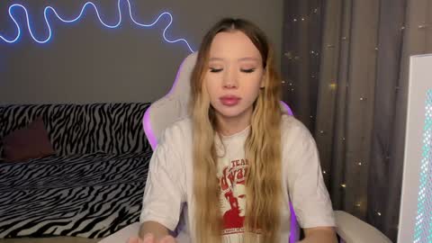 Mina online show from 12/24/24, 01:50