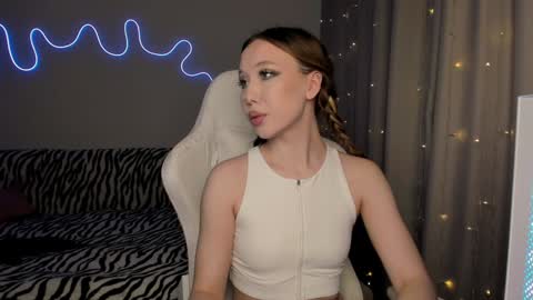 Mina online show from 01/02/25, 11:31