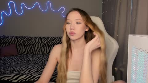 Mina online show from 01/09/25, 11:47