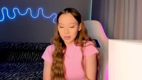 Mina online show from 09/24/25, 10:29