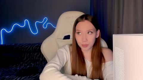 Snapshot of neyrmina chatting on 02/07/26, 01:26 Mina online show from 02/07/26, 01:26