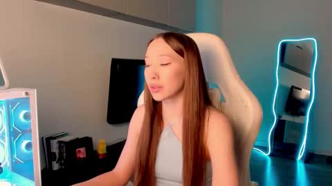 Snapshot of neyrmina chatting on 02/12/26, 02:56 Mina online show from 02/12/26, 02:56