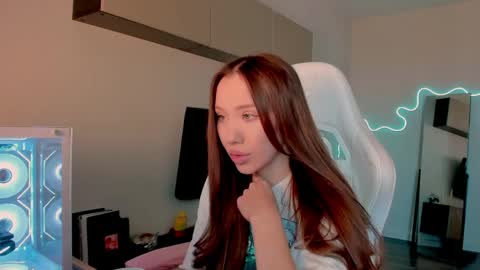 Snapshot of neyrmina chatting on 05/04/26, 08:21 Mina online show from 05/04/26, 08:21
