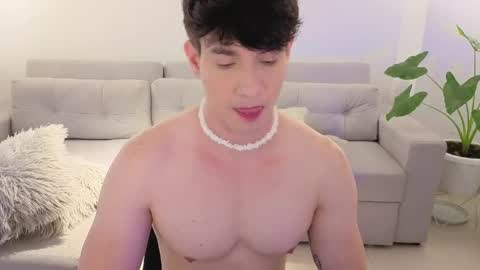 Snapshot of neythan__blaze chatting on 04/19/26, 10:12 online show from 04/19/26, 10:12