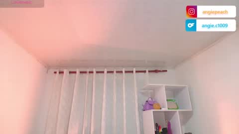 Snapshot of nezo_ chatting on 07/15/26, 05:23 Angie Instagram angie julianac add me online show from 07/15/26, 05:23