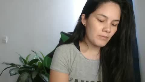 Snapshot of nezuko_sweet chatting on 04/18/26, 10:43 nezuko_sweet online show from 04/18/26, 10:43