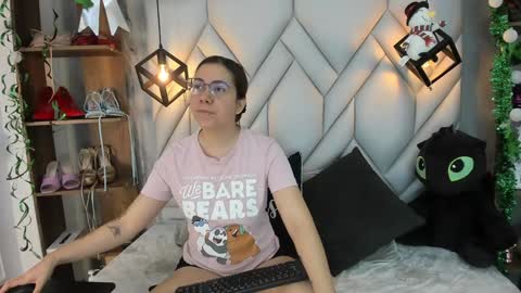 Milena online show from 01/06/25, 01:41