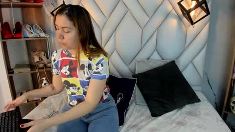 Milena online show from 02/06/25, 01:32