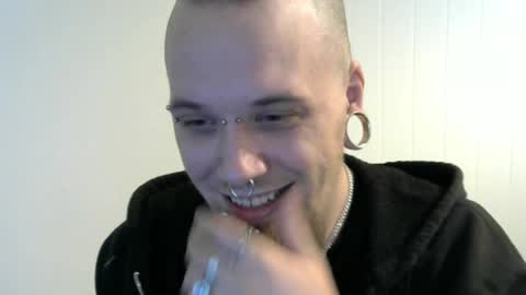 Snapshot of nezvers chatting on 02/07/25, 06:56 YouPick online show from 02/07/25, 06:56