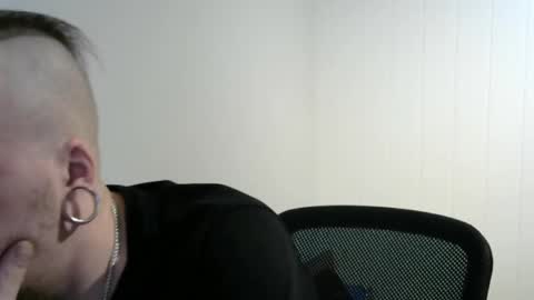 Snapshot of nezvers chatting on 02/14/25, 09:21 YouPick online show from 02/14/25, 09:21