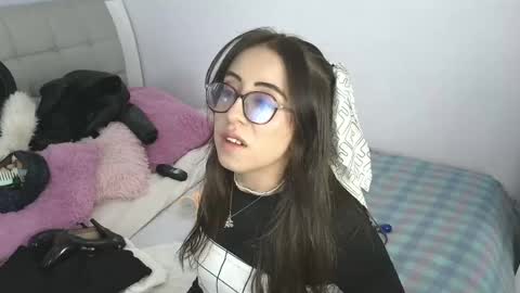 Snapshot of nezzukoo chatting on 04/15/26, 07:10 nezzukoo online show from 04/15/26, 07:10