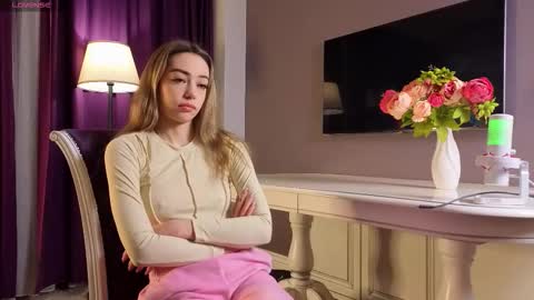 Snapshot of nganlico chatting on 12/18/25, 03:34 Anasteisha online show from 12/18/25, 03:34