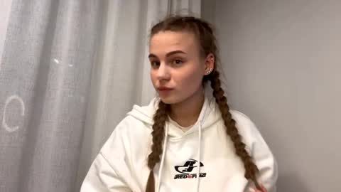 EmmaWalters online show from 03/25/26, 07:09