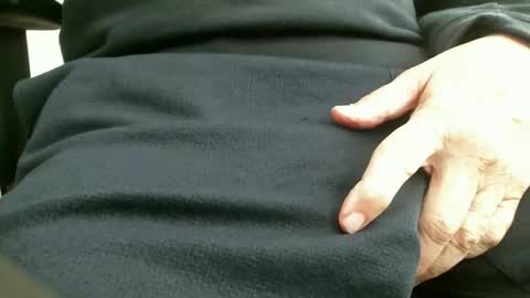 Snapshot of ngurth chatting on 12/18/25, 05:52 ngurth online show from 12/18/25, 05:52