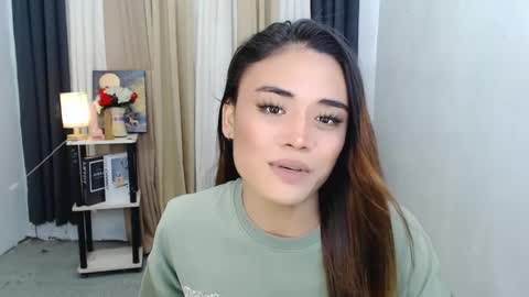 Snapshot of nhicolehollywood chatting on 12/04/25, 01:15 hottie nicole online show from 12/04/25, 01:15