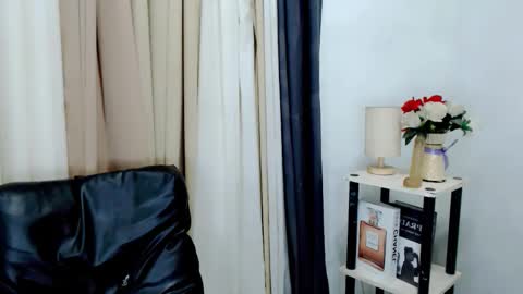 hottie nicole online show from 02/25/26, 01:15