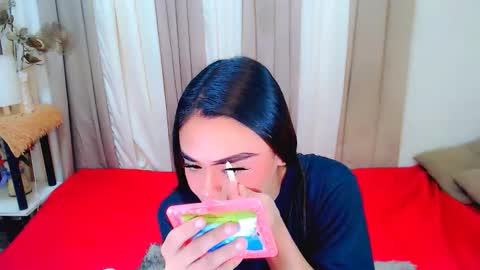 Snapshot of nhics_and_hades chatting on 11/03/25, 12:35 nhics and hades online show from 11/03/25, 12:35