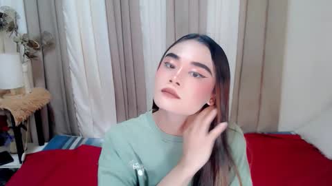 Snapshot of nhics_and_hades chatting on 11/05/25, 01:05 nhics and hades online show from 11/05/25, 01:05