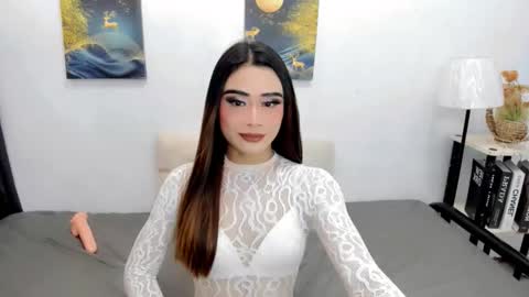 Snapshot of nhics_and_hades chatting on 11/14/25, 12:20 nhics and hades online show from 11/14/25, 12:20