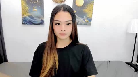 Snapshot of nhics_and_hades chatting on 11/17/25, 12:27 nhics and hades online show from 11/17/25, 12:27