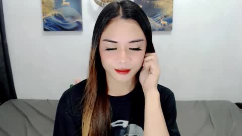 Snapshot of nhics_and_hades chatting on 11/22/25, 12:31 nhics and hades online show from 11/22/25, 12:31