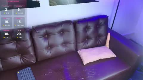 Nia Blum online show from 12/02/25, 03:34