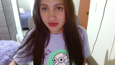 Snapshot of nia_cop chatting on 01/14/26, 04:07 Dani online show from 01/14/26, 04:07