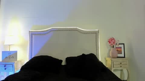 Snapshot of nia_malkova chatting on 04/24/26, 09:01 Nia Malkova online show from 04/24/26, 09:01