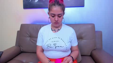 Estefani  online show from 01/29/25, 03:15