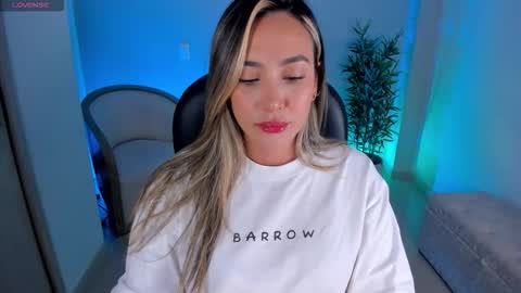 Snapshot of niabennet chatting on 10/09/25, 01:36 Nia online show from 10/09/25, 01:36