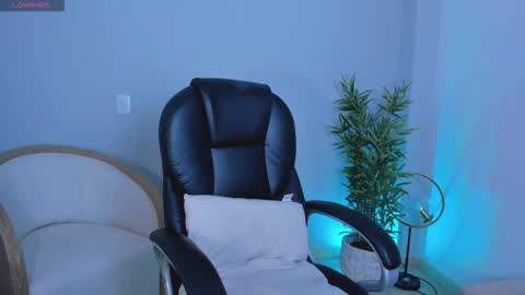 Snapshot of niabennet chatting on 10/24/25, 09:22 Nia online show from 10/24/25, 09:22