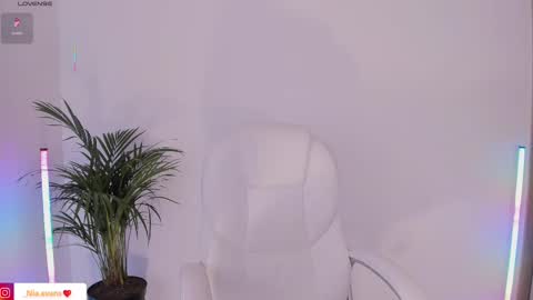 Nia online show from 03/04/25, 12:55