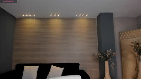 Snapshot of niaholland chatting on 05/11/26, 06:38 SQUIRTER DOLL online show from 05/11/26, 06:38